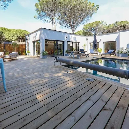 Contemporary House With Heated Pool In A Magnificent Pine Forest Villa *