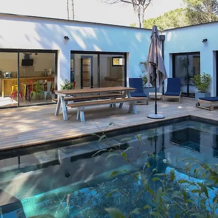 Contemporary House With Heated Pool In A Magnificent Pine Forest *